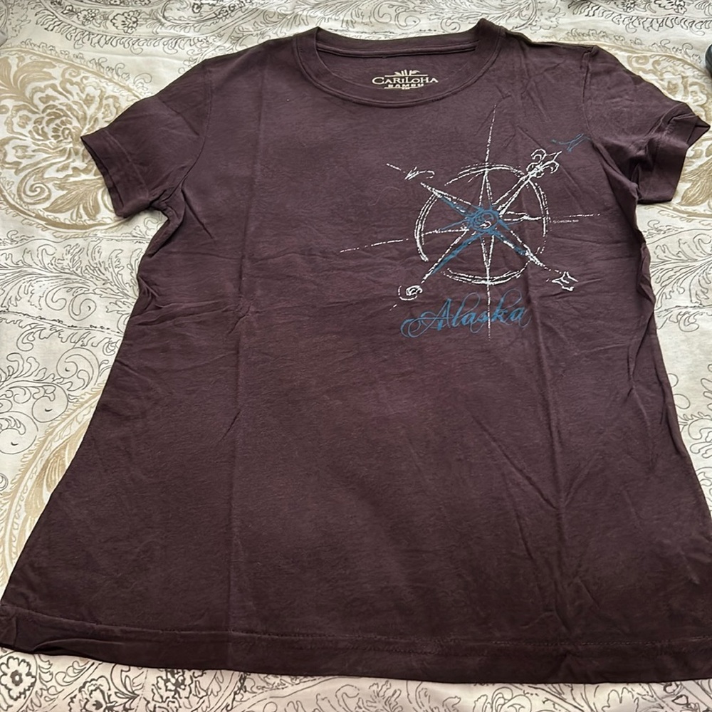 NWOT Cariloha Alaska T